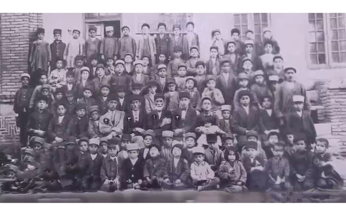 رونمایی از ۲۵ قطعه عکس تاریخی آموزش و پرورش مراغه
