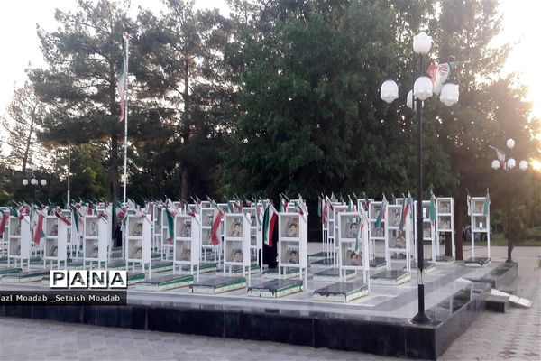 حضور پرشور مردم  کاشمر در پنجشنبه شب در امامزاده سید حمزه