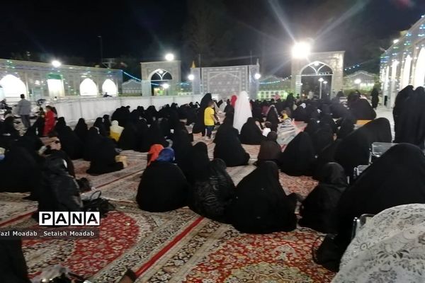 حضور پرشور مردم  کاشمر در پنجشنبه شب در امامزاده سید حمزه