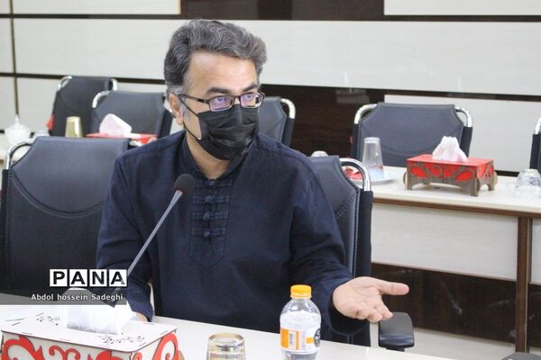 تجلیل از مقام آوران جشنواره کشوری معلمان هنرمند استان بوشهر
