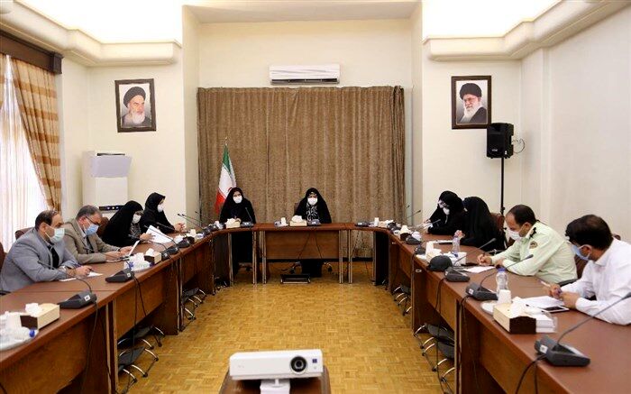 لباس بانوان شاغل در دستگاه‌های اجرایی، ادارات و شهرداری‌های استان همسان سازی شود