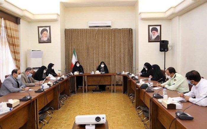 لباس بانوان شاغل در دستگاه‌های اجرایی، ادارات و شهرداری‌های استان همسان سازی شود