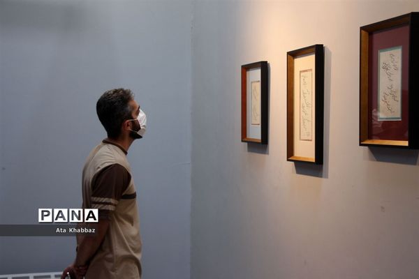 برگزاری نمایشگاه خطاطی تبریز در روز قلم