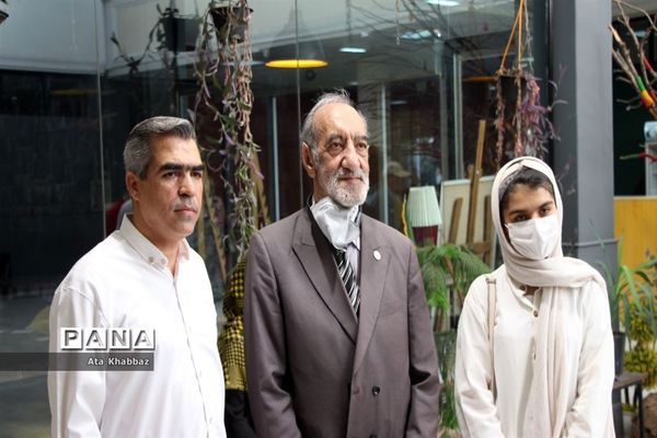 برگزاری نمایشگاه خطاطی تبریز در روز قلم