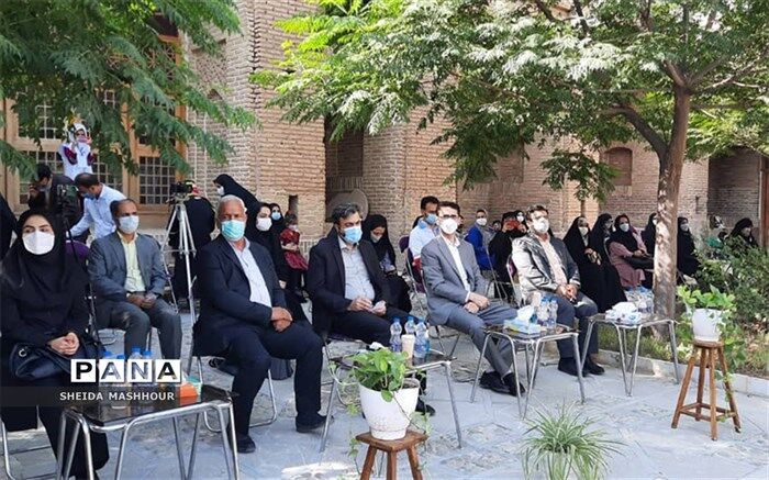 آیین اختتامیه جشنواره تابستان شاد و افتتاحیه جشنواره پنجره‌های امید به همراه تقدیر از خبرنگاران فعال پانا در رباط‌کریم