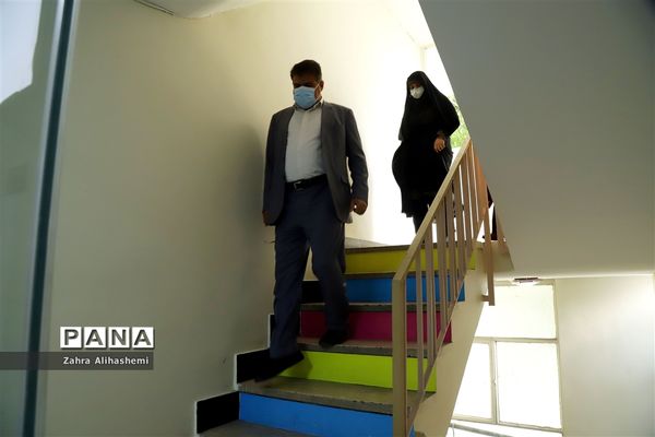 بازدید مدیرکل آموزش و پرورش شهر تهران از مرکز مشاوره توحید