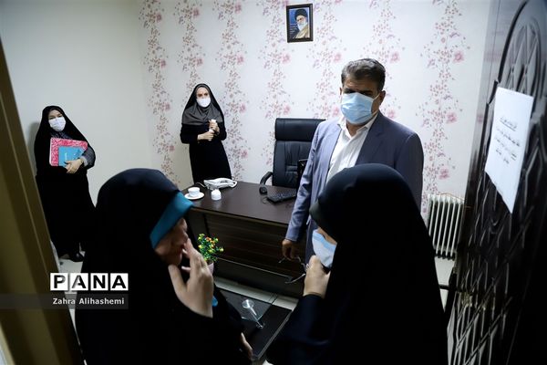 بازدید مدیرکل آموزش و پرورش شهر تهران از مرکز مشاوره توحید