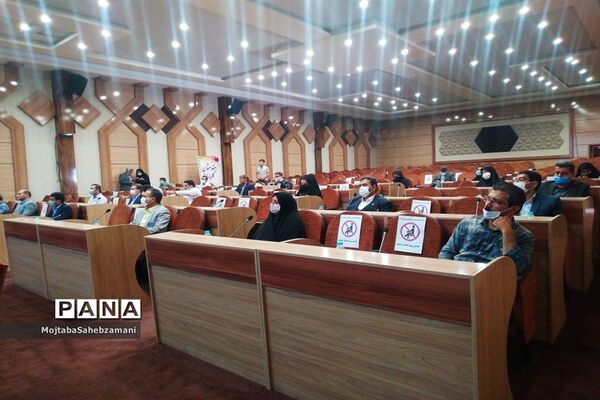 تقدیر از بانک‌های عامل و کارآفرین برتر کمیته امداد حضرت خمینی شهرستان کاشمر