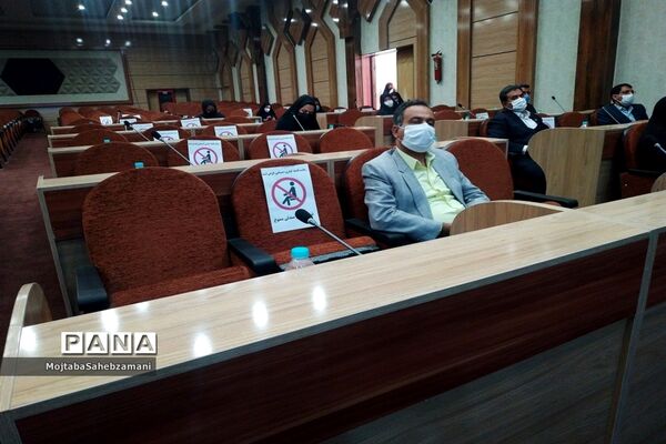 تقدیر از بانک‌های عامل و کارآفرین برتر کمیته امداد حضرت خمینی شهرستان کاشمر