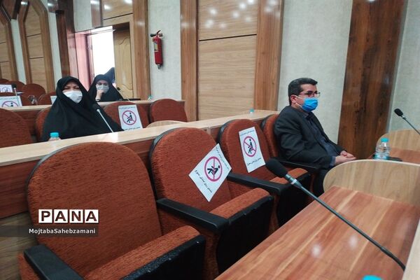 تقدیر از بانک‌های عامل و کارآفرین برتر کمیته امداد حضرت خمینی شهرستان کاشمر