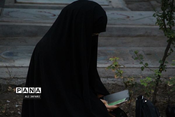 مراسم معنوی مناجات‌خوانی در گلزار شهدا بهشت زهرا‌(س)