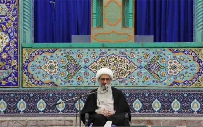 مسئولان در عرصه تأمین آب و برق تلاش صادقانه و کافی داشته باشند