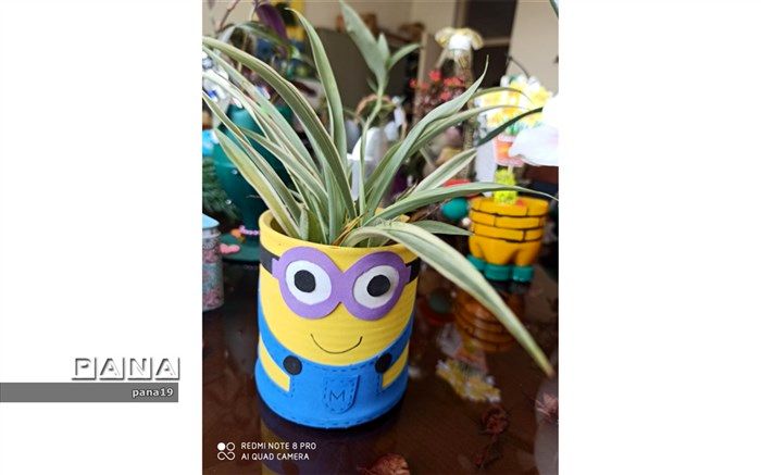 برپایی نمایشگاه گل و گیاه از گلدان‌های دست‌سازه در منطقه 19