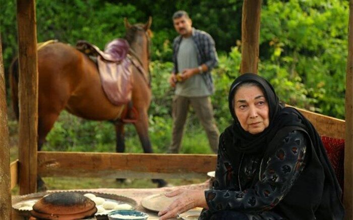 تصویربرداری «در کنار پروانه‌ها» با بازی پروانه معصومی به نیمه رسید