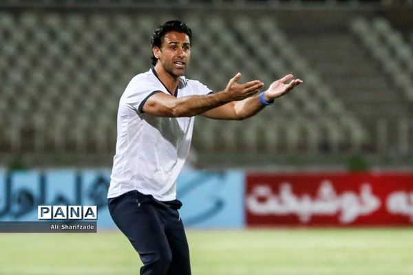 دیدار تیم های استقلال - سایپا