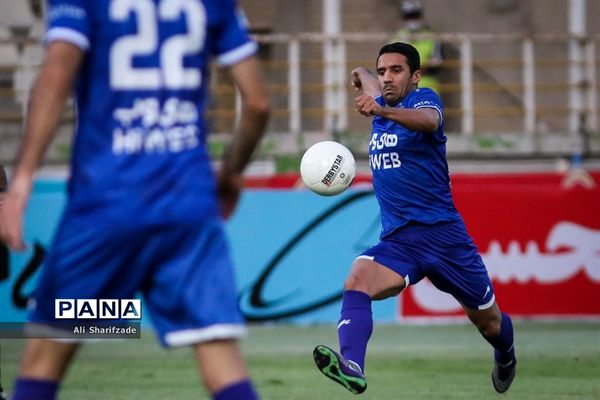 دیدار تیم های استقلال - سایپا