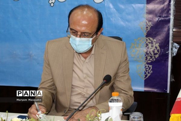 جلسه دبیرخانه کشوری جشنواره مفلحون در اداره‌کل آموزش و پرورش استان بوشهر