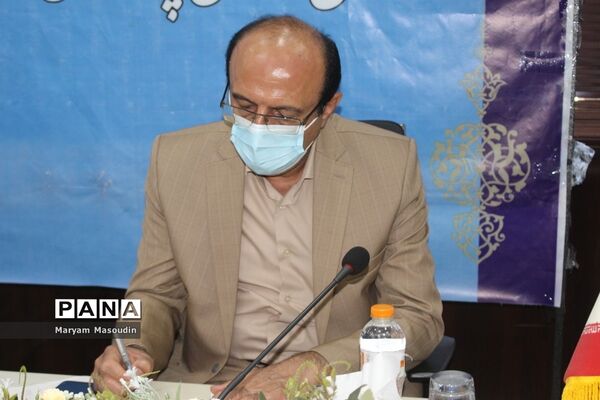 جلسه دبیرخانه کشوری جشنواره مفلحون در اداره‌کل آموزش و پرورش استان بوشهر