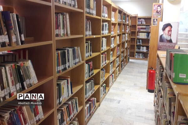 تقدیر از همکاری کتابدار کتابخانه امام خمینی (ره) با سازمان دانش‌آموزی خلیل آباد