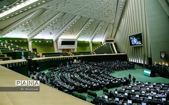 وزرای فرهنگ و ارتباطات به سوالات نمایندگان پاسخ می‌دهند