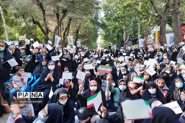 جشن بزرگ دختران انقلاب در اصفهان