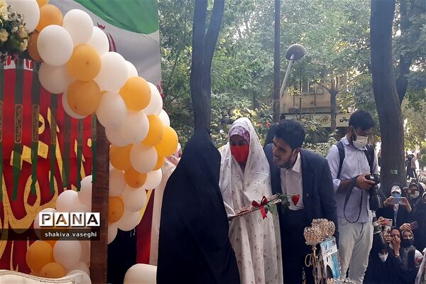 جشن بزرگ دختران انقلاب در اصفهان