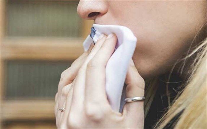 دلایل افزایش بیش از حد بزاق + اینفوگرافیک