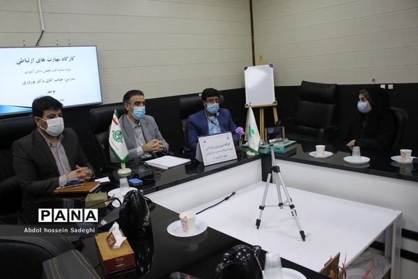 کارگاه مهارت‌های ارتباطی ویژه نمایندگان مجلس دانش‌آموزی استان بوشهر