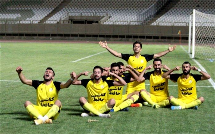 فجر سپاسی به لیگ برتر برگشت؛ معجزه رضا آقای گل جواب داد