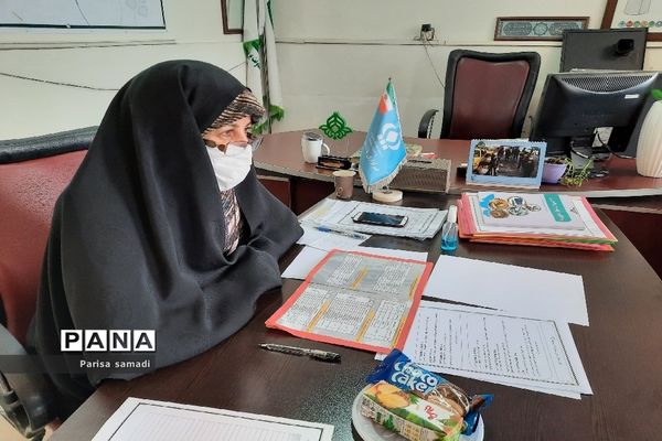 استقرار میز هدایت تحصیلی جهت مشاوره دانش آموزان منطقه ۱۳