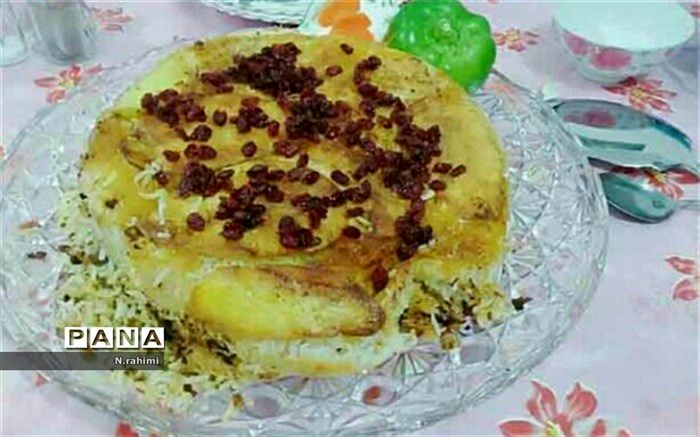 روش پخت یک غذای محلی سامانی