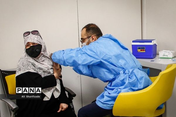 واکسیناسیون کرونا در ایران مال
