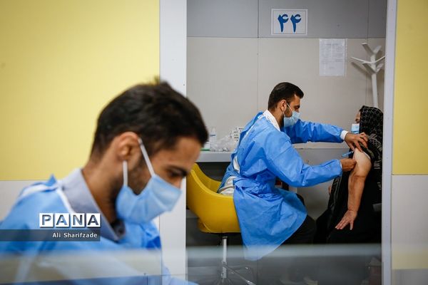 واکسیناسیون کرونا در ایران مال