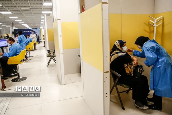 واکسیناسیون کرونا در ایران مال