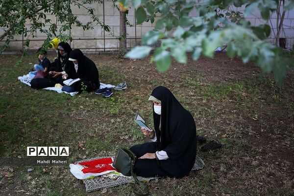دعای عرفه در دانشگاه تهران
