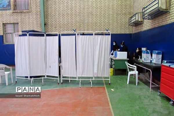 واکسیناسیون افرادبالای ۵۰ سال در اهواز