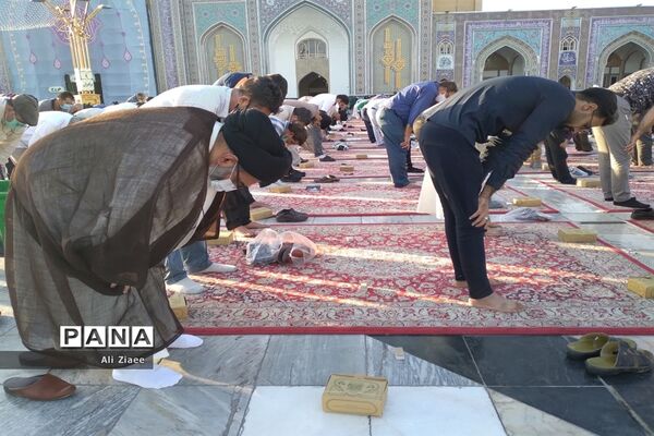 نماز عید قربان در حرم مطهر رضوی