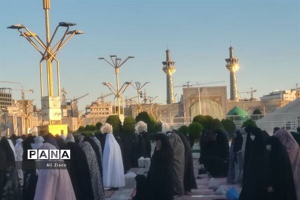 نماز عید قربان در حرم مطهر رضوی