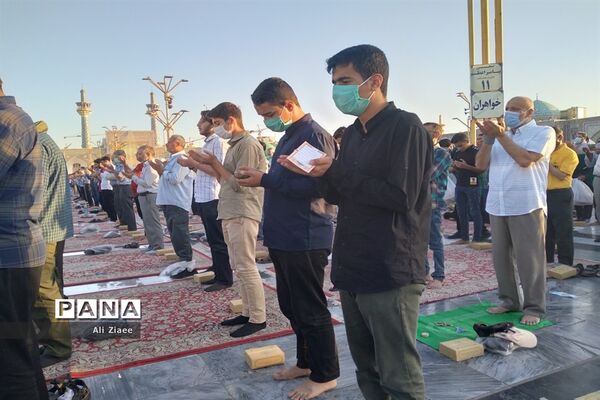 نماز عید قربان در حرم مطهر رضوی