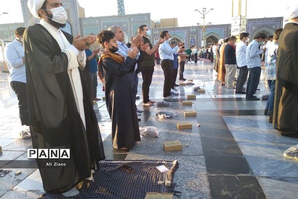 نماز عید قربان در حرم مطهر رضوی