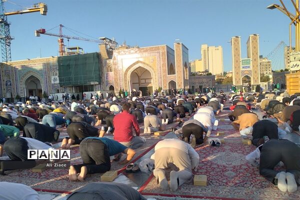 نماز عید قربان در حرم مطهر رضوی