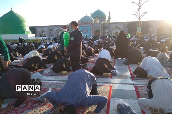 نماز عید قربان در حرم مطهر رضوی