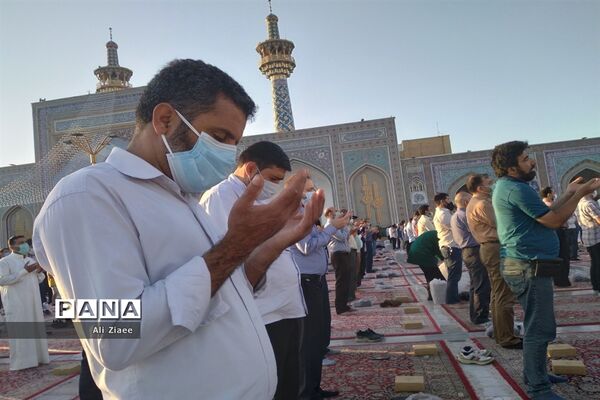 نماز عید قربان در حرم مطهر رضوی