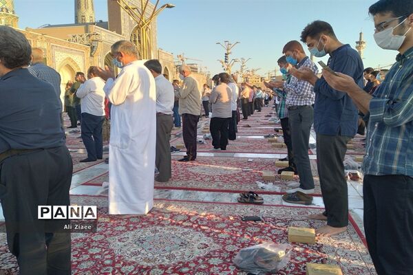 نماز عید قربان در حرم مطهر رضوی