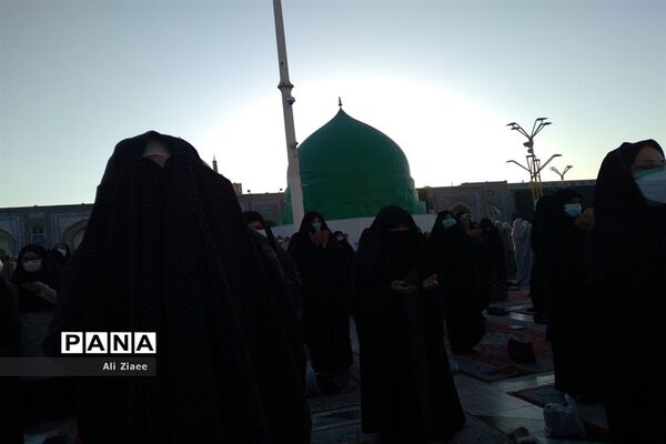 نماز عید قربان در حرم مطهر رضوی