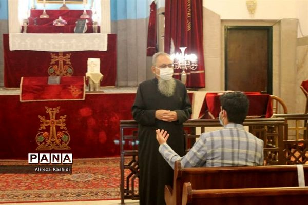 بازدید اعضای انجمن صلح و حقوق بشر جوانان از کلیسای گریگور