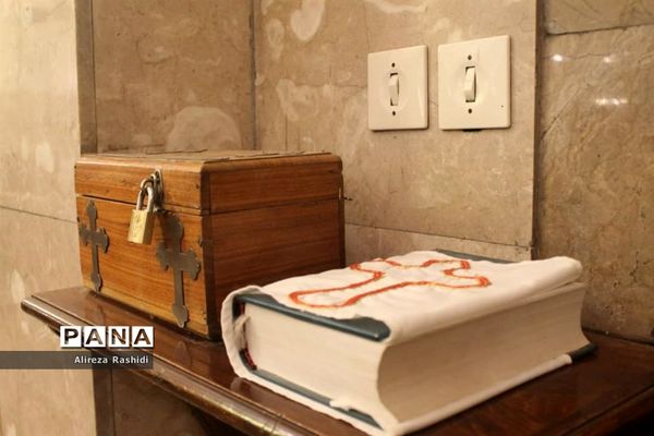 بازدید اعضای انجمن صلح و حقوق بشر جوانان از کلیسای گریگور