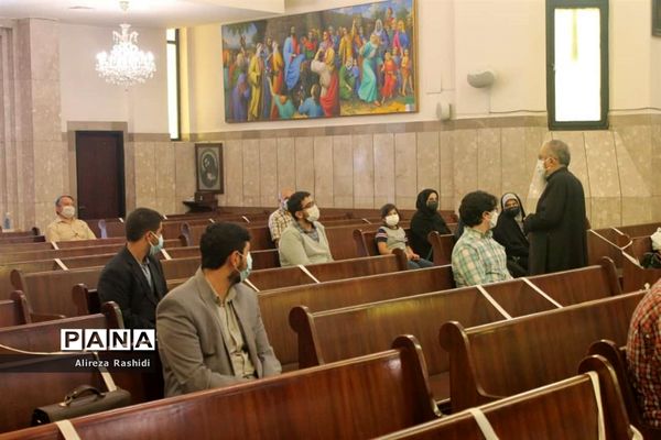 بازدید اعضای انجمن صلح و حقوق بشر جوانان از کلیسای گریگور