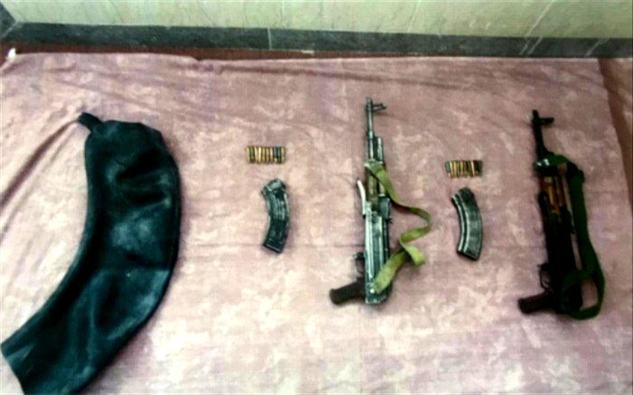 کشف یک محموله سلاح جنگی از تروریست‌ها در جنوب شرق کشور