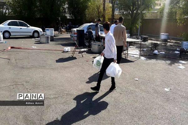 تهیه و توزیع ۵ هزار پرس غذا بین خانواده‌های کم برخوردار همزمان با عید سعید غدیر خم در اهواز